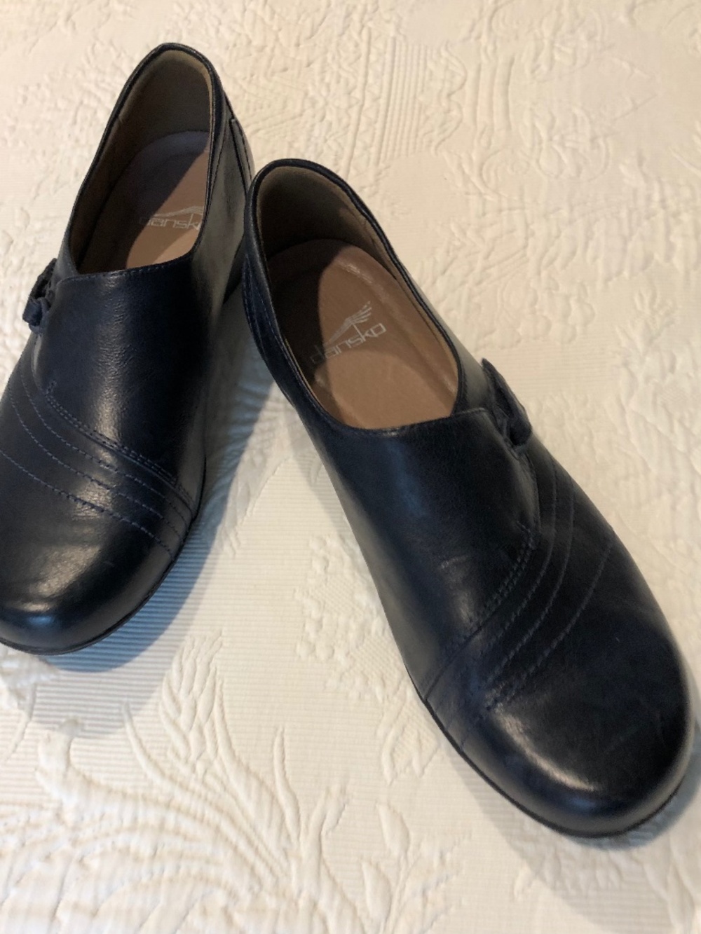 Women’s NAVY Dansko comfort flats Size 39